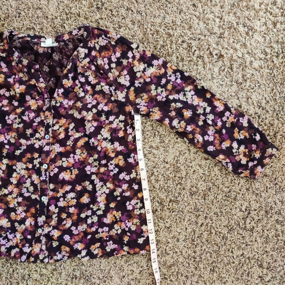 Floral button down top - Picture 7 of 9